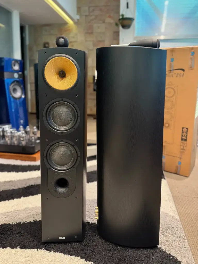 Bowers & Wilkins 804 Nautilus