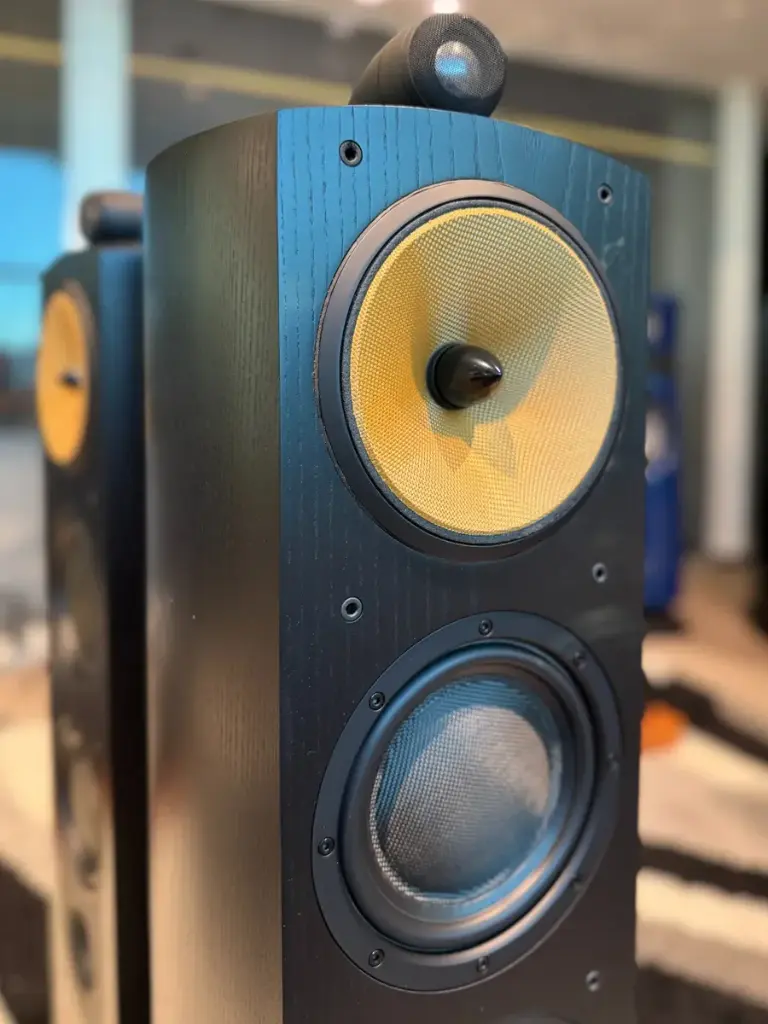 Bowers & Wilkins 804 Nautilus