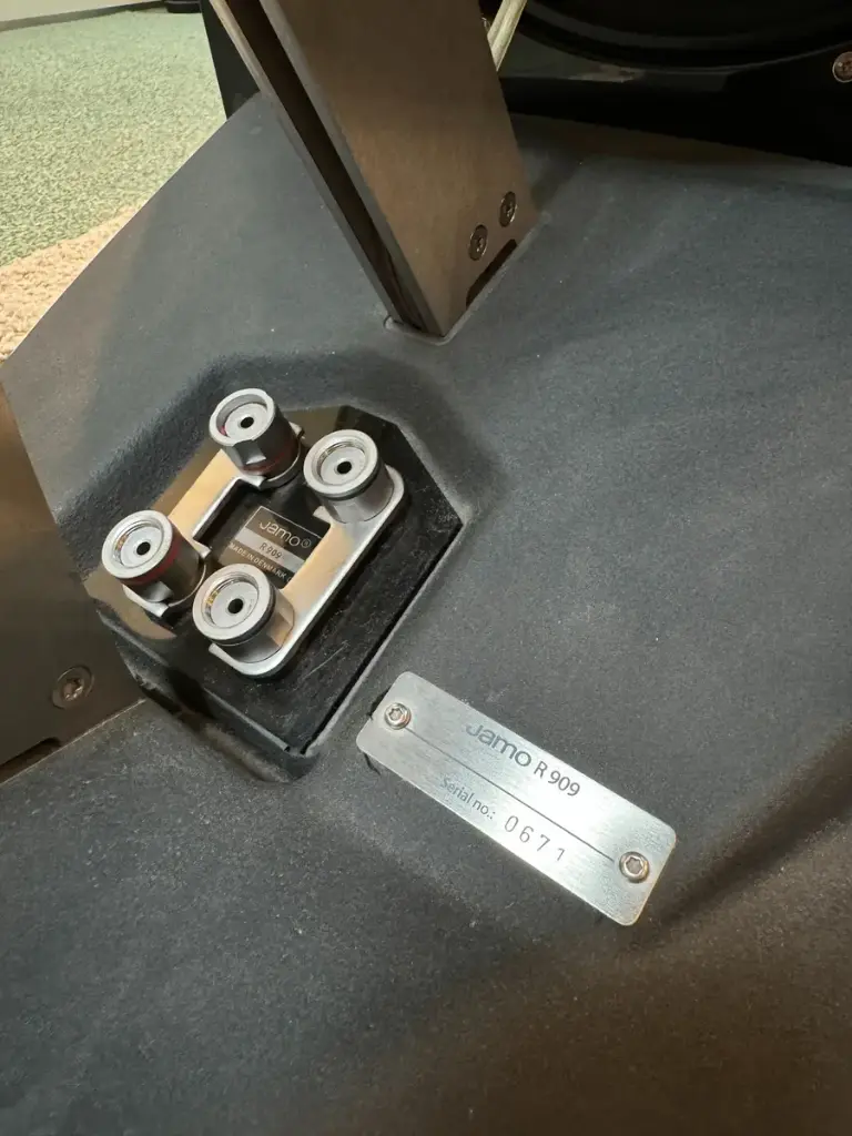 Jamo R909